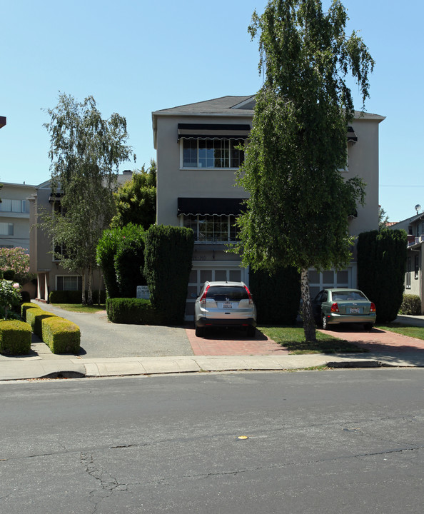 140 Dartmouth Rd in San Mateo, CA - Foto de edificio