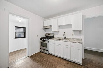 427 N Redfield St in Philadelphia, PA - Building Photo - Building Photo