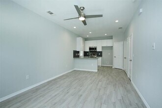 923 Timberglen Ct in Montgomery, TX - Building Photo - Building Photo