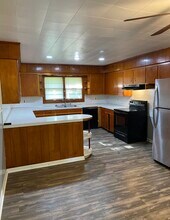 1060 Johnnie Bud Ln in Cookeville, TN - Building Photo - Building Photo