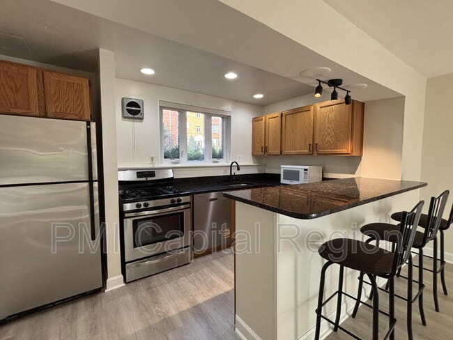 10403 Montrose Ave in Bethesda, MD - Building Photo - Building Photo