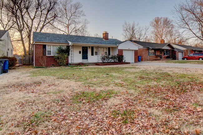 property at 2660 S Quebec Ave