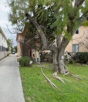 330 E Fairview Ave, Unit #3 in Glendale, CA - Building Photo