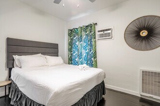 1806 Washington Way, Unit A in Venice, CA - Foto de edificio - Building Photo