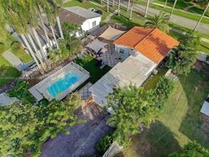 1611 Mayo St in Hollywood, FL - Building Photo - Building Photo