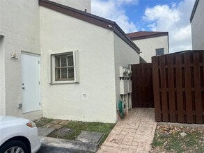 9725 NW 5th Terrace in Miami, FL - Building Photo - Building Photo