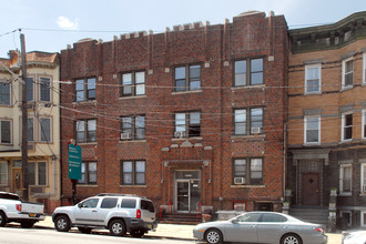 3687-3689 John F Kennedy Blvd in Jersey City, NJ - Foto de edificio - Building Photo