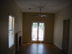 712 Graham Pl in Austin, TX - Foto de edificio - Building Photo