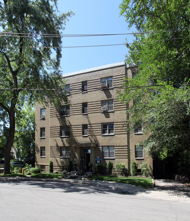 Mallory Gardens in Toronto, ON - Building Photo