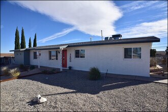3600 Volcanic Ave in El Paso, TX - Building Photo - Building Photo