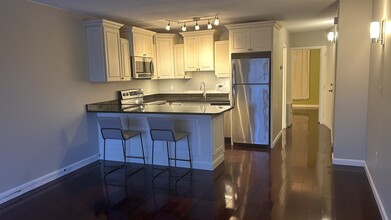 200 Swanton St, Unit 704 in Winchester, MA - Foto de edificio - Building Photo