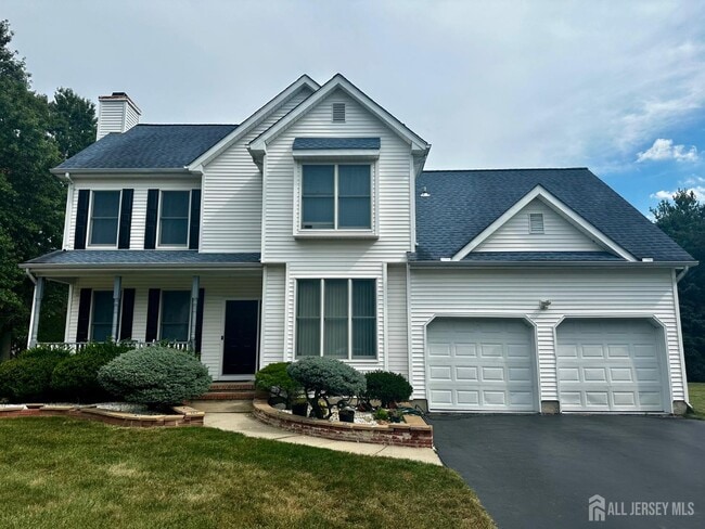 25 Knight Dr E in Plainsboro, NJ - Foto de edificio - Building Photo