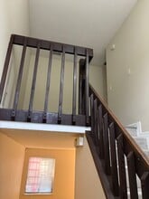 1316 Mountain View Dr in Tampa, FL - Foto de edificio - Building Photo