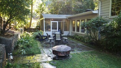 3857 Land O Lakes Dr NE in Atlanta, GA - Building Photo - Building Photo