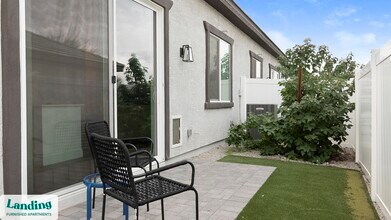 8200 W Encanto Blvd, Unit 32 in Phoenix, AZ - Building Photo - Building Photo