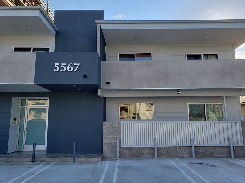 5567 Inglewood Blvd in Culver City, CA - Building Photo