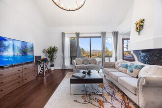 17645 Rienzi Pl in San Diego, CA - Building Photo - Building Photo