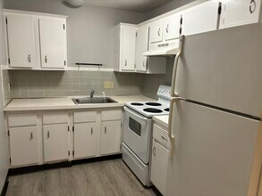 135 Winthrop St, Unit 135 Winthrop Street in Framingham, MA - Building Photo - Building Photo
