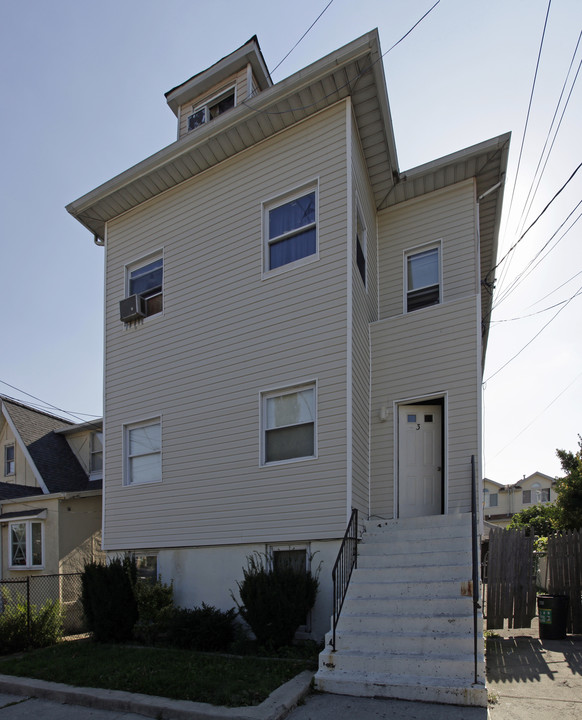 34 Mclaughlin St in Staten Island, NY - Building Photo