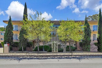 Catania Apartments in Belmont, CA - Foto de edificio - Building Photo