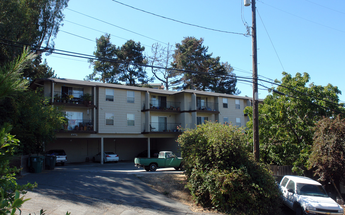 Clarence Street Apartments in Richmond, CA - Building Photo