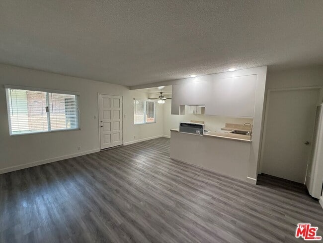 13400 Cordary Ave in Hawthorne, CA - Building Photo - Building Photo