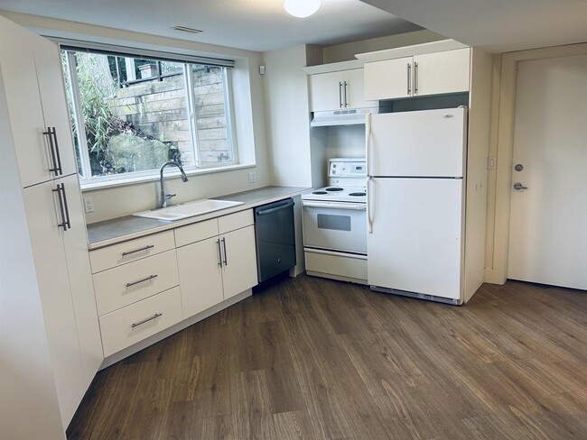 property at 3897 154 St