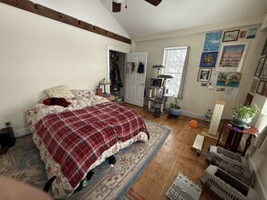 363 Etna Rd in Ithaca, NY - Foto de edificio - Building Photo