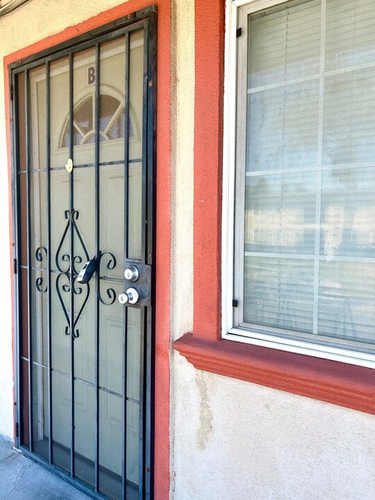 9810 A St in Oakland, CA - Foto de edificio