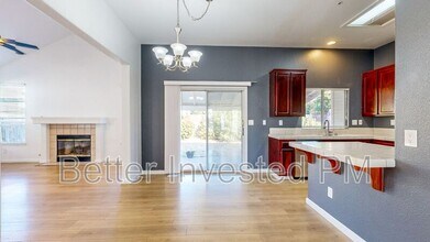 430 Merlot Dr in Cloverdale, CA - Building Photo - Building Photo