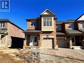 29 Sapphire Wy in Thorold, ON - Building Photo