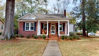 3302 Cloverdale Rd in Montgomery, AL - Building Photo