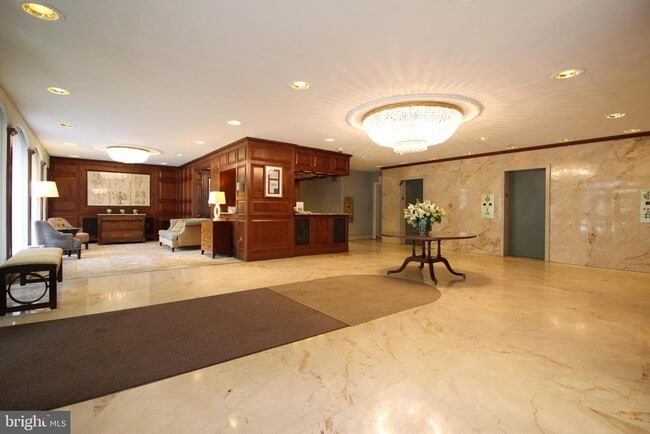 property at 4501 Arlington Blvd
