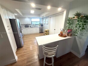 16091 Blatt Blvd in Weston, FL - Building Photo - Building Photo