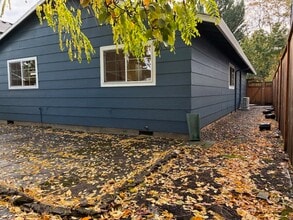 7007 SE Cora St in Portland, OR - Building Photo - Building Photo