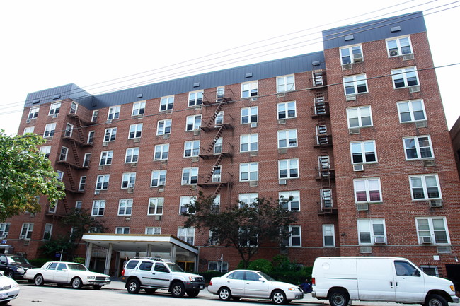 Windsor House in Flushing, NY - Building Photo - Building Photo