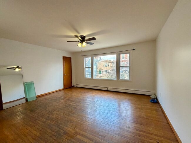 57 Magnolia Ave in Jersey City, NJ - Building Photo - Building Photo