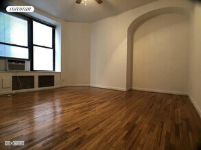 117 W 58th St in New York, NY - Foto de edificio - Building Photo