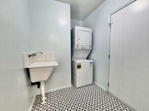 1232 Ridgeley Dr in Los Angeles, CA - Building Photo - Building Photo