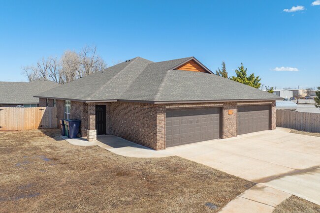 7624 Wildflower Way in Oklahoma City, OK - Building Photo - Building Photo