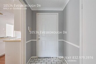 10534 Evesborough Dr in Houston, TX - Building Photo - Building Photo