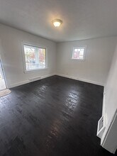 3229 W 32nd St in Cleveland, OH - Building Photo - Building Photo