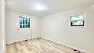 4 Benfrisco Cres in Toronto, ON - Building Photo - Building Photo