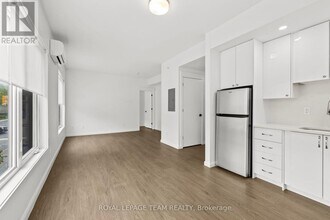 506-506 Gladstone Ave in Ottawa, ON - Building Photo - Building Photo