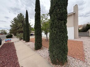 5901 Hayes Dr NW in Albuquerque, NM - Building Photo - Building Photo