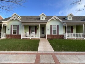2126 10th St in Lubbock, TX - Building Photo