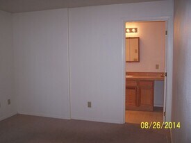 740 Benjamin Ave in Cottage Grove, OR - Building Photo