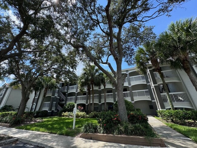 property at 13941 Fairway Island Dr