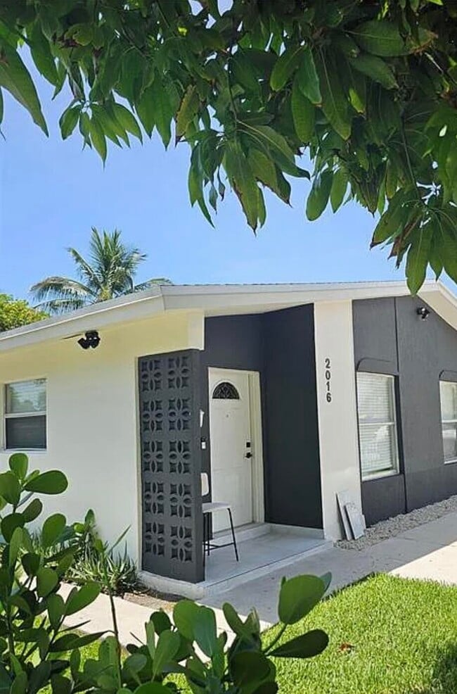 2016 Dock St in West Palm Beach, FL - Building Photo - Building Photo
