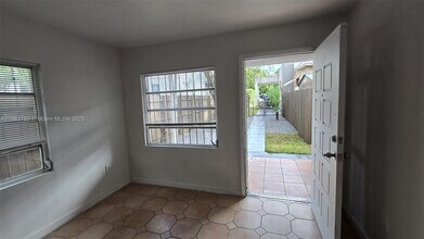 2493 SW 11th St in Miami, FL - Building Photo - Building Photo